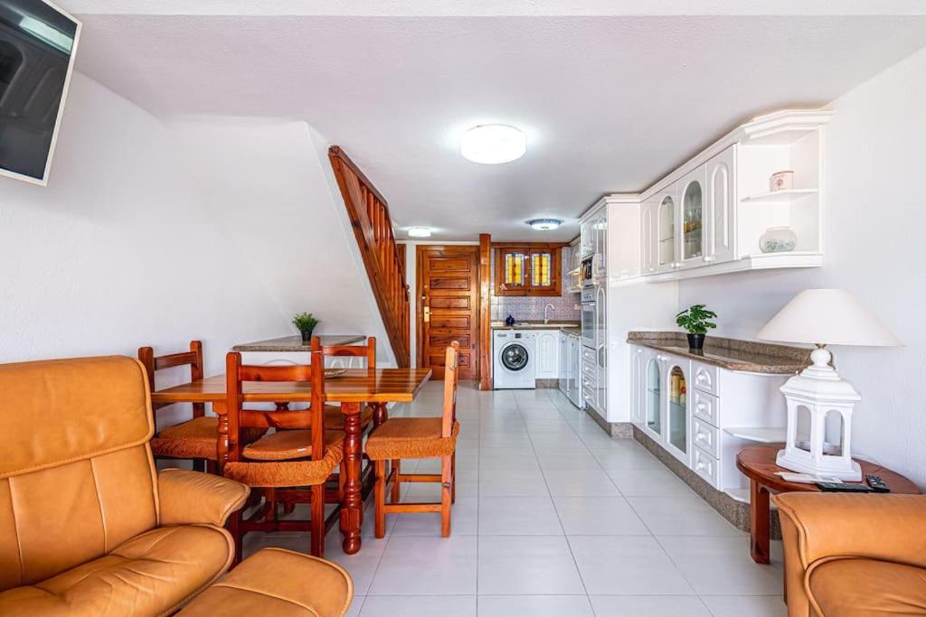Duplex En Las Americas 3014 อาโรนา ภายนอก รูปภาพ